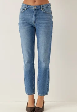 Slim Ankle Jeans