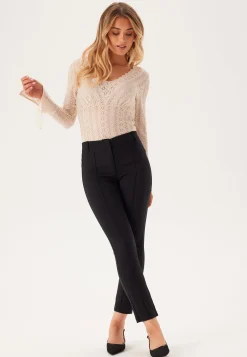 Vichikka L/S V-Neck Top