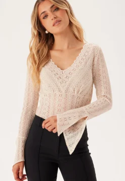 Vichikka L/S V-Neck Top